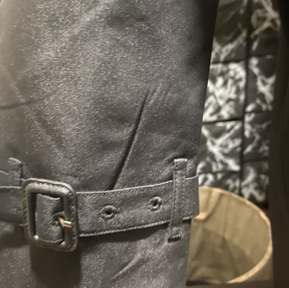 Burberry Waterloo trench coat jacket for women - Picture 5 of 8